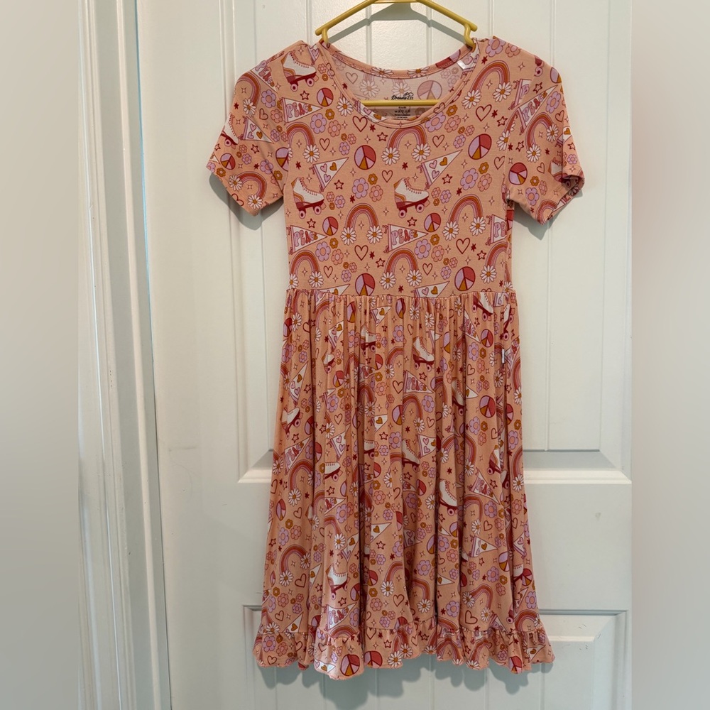 BAMBOO Peach Short-Sleeve Casual Dress with Multicolor Playful Print